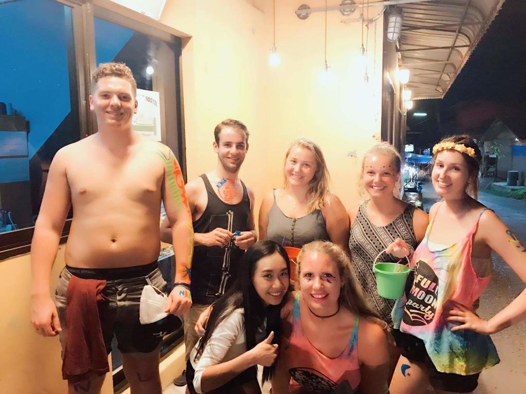 Sleep Tight Hostel At Koh Phangan Haad Rin Exterior photo